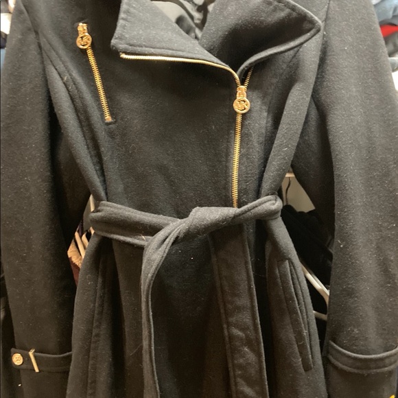 $100 - Picture 4 of 6